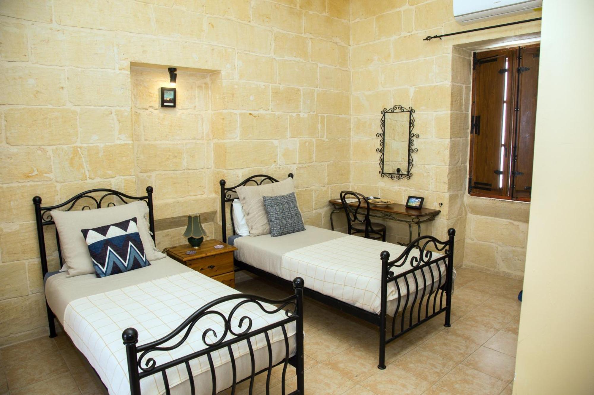 A La Maison B&B Xaghra Exterior photo